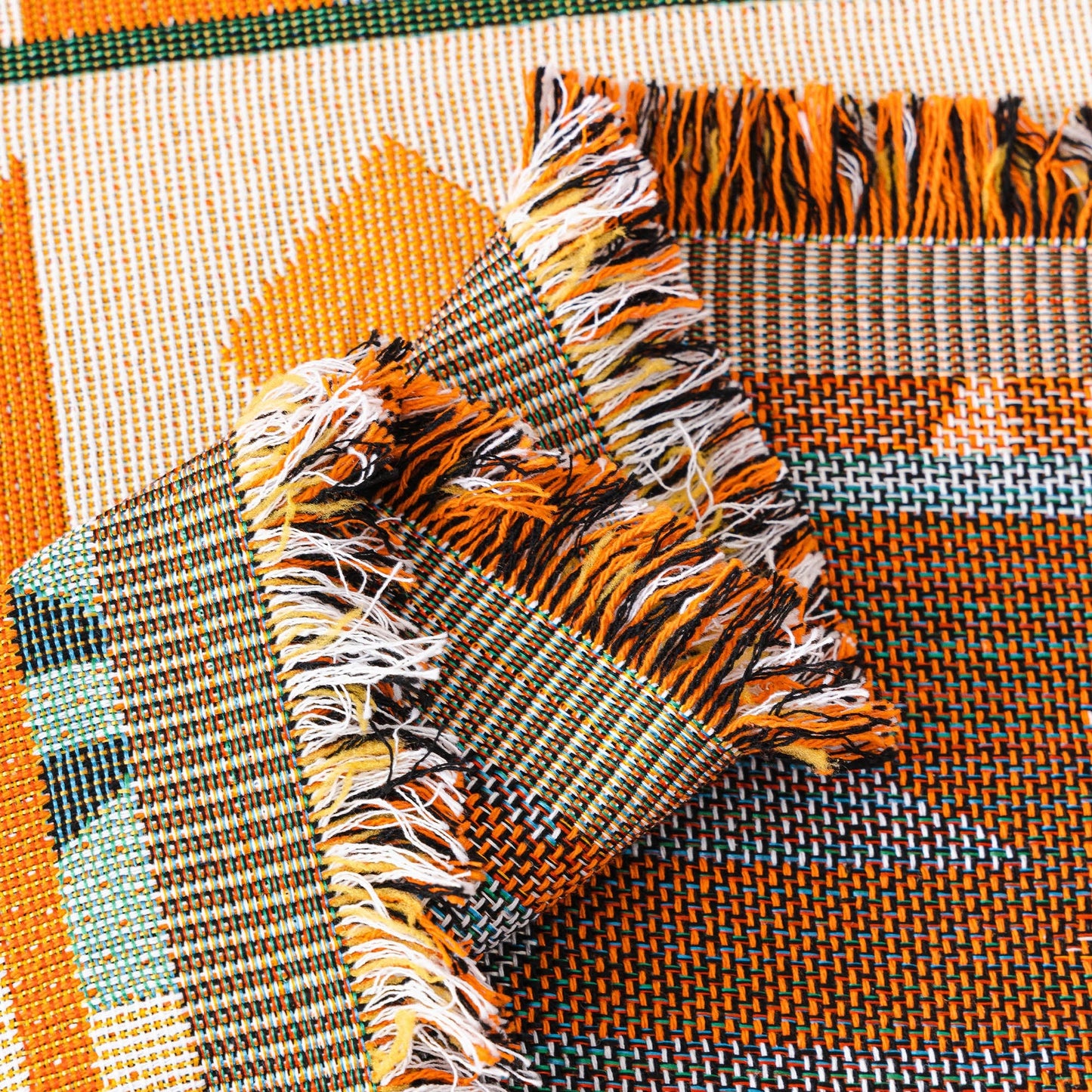 Copridivano in ciniglia con motivo tribale al tramonto, protezione morbida, traspirante ed elegante per un miglioramento della casa facile da pulire.