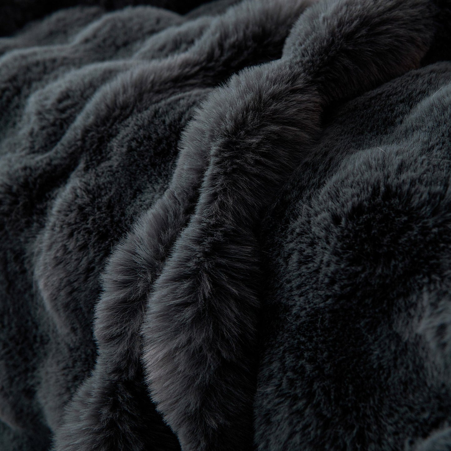 Copridivano in pelliccia sintetica Luxe Ripple