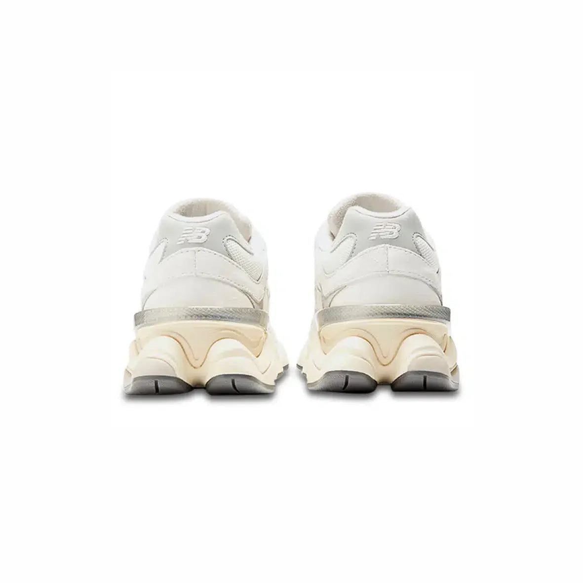New Balance 9060 sneakers retrò in camoscio bianco da uomo